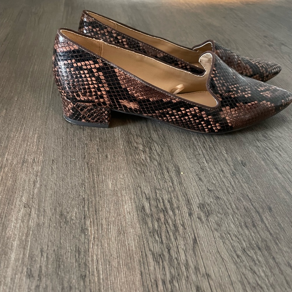 Express Snake Print Heeled Pointed Toe Flat. Size… - image 1